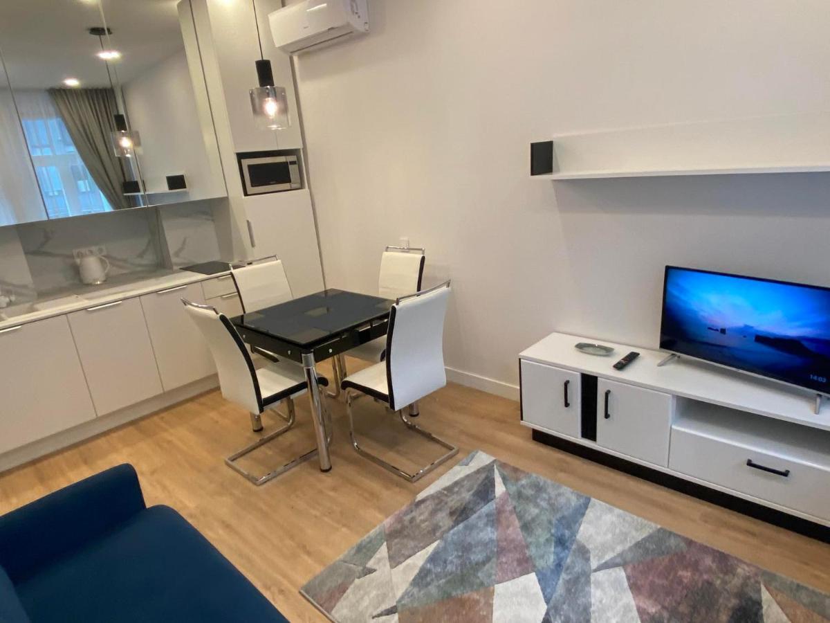 Moder Chic Apartment In Center-Prime Rentals Каунас Экстерьер фото
